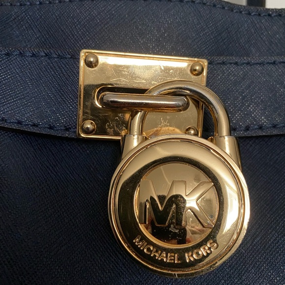 ❗️SOLD❗️Michael Kors Hamilton Large Tote, Navy - Picture 4 of 15